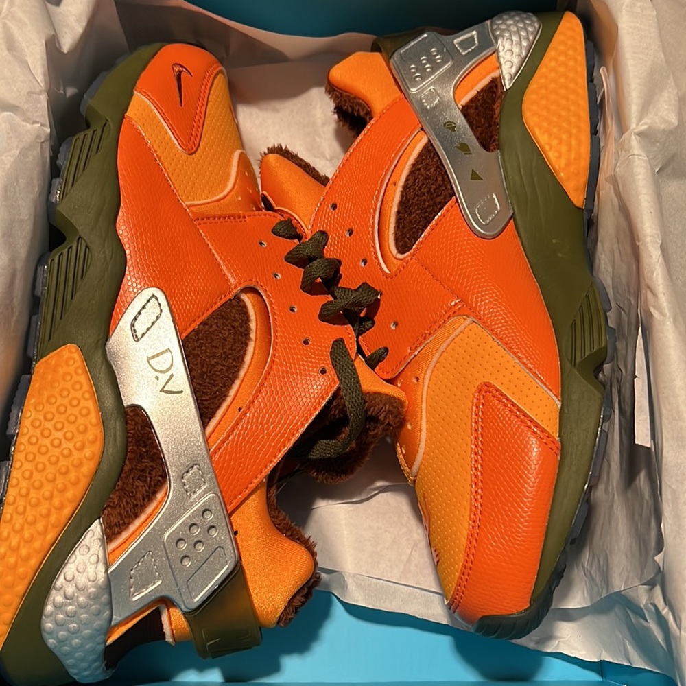 Nike Air Huaraches Doernbecher DB18 SIEMPRE FUERTE